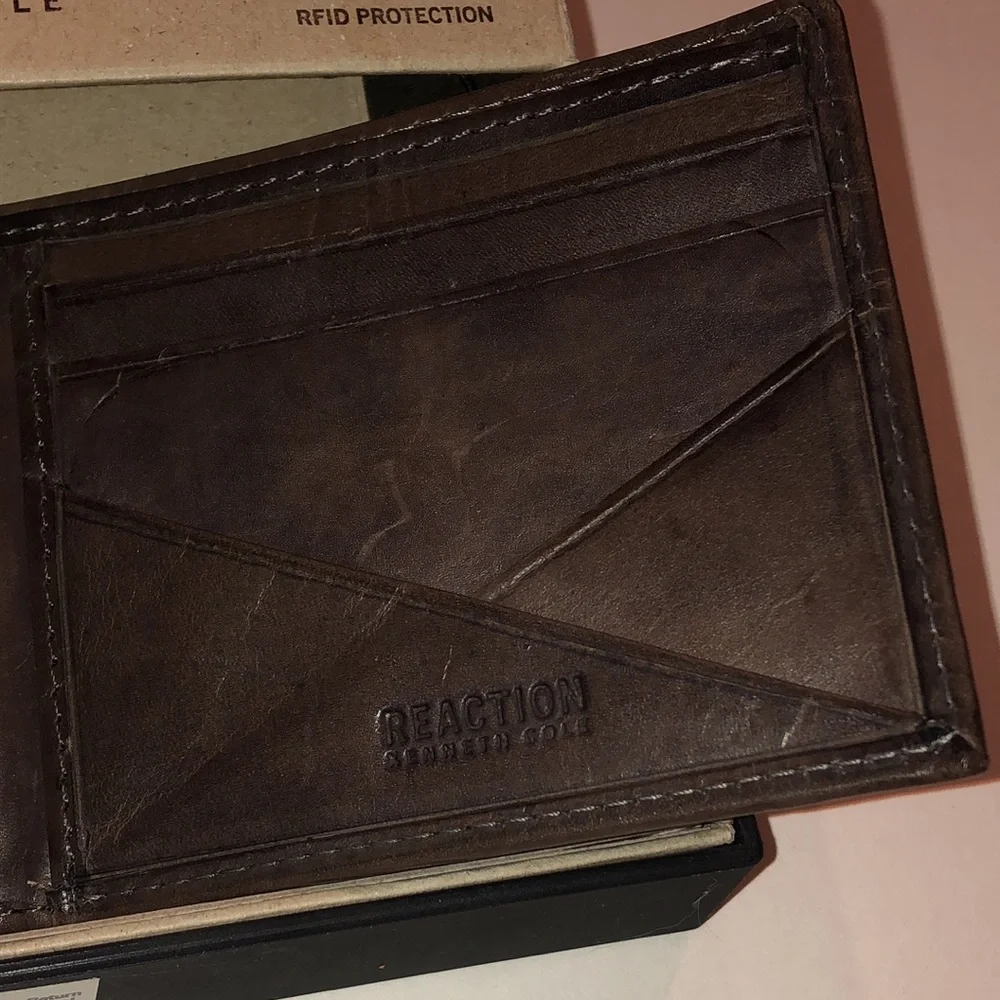 Kenneth Cole Reaction Brown Wallet